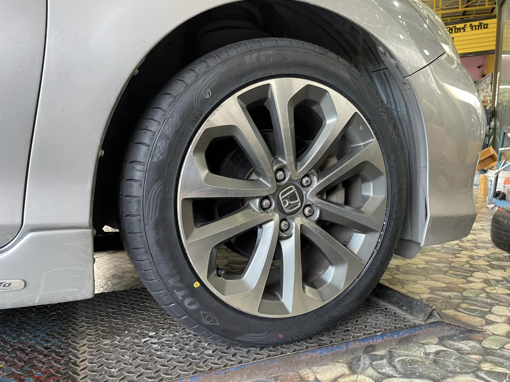 🚘 #HONDA_ACCORDเปลี่ยนยาง #OTANI #KC2000 235/45R18🔥 🔥