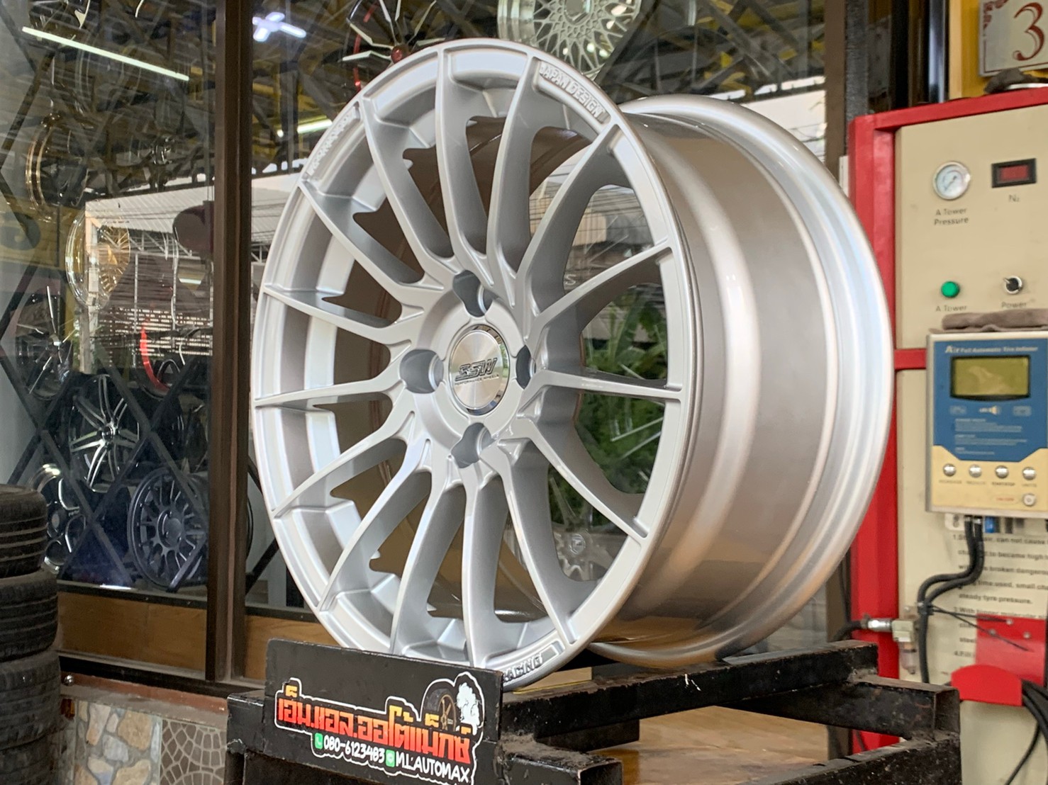 ล้อแม็กขอบ15 Model 355งานไทย SSW 4รู100 กว้าง7 ออฟ38 สีซิลเวอร์