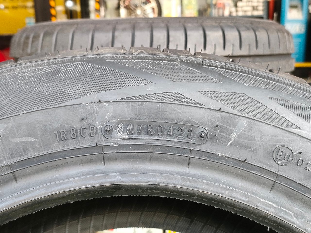 ยางใหม่ดันลอป DUNLOP SP SPORT TOURING R1 195/60R15 ยางใหม่ปี2023 (4เส้น)