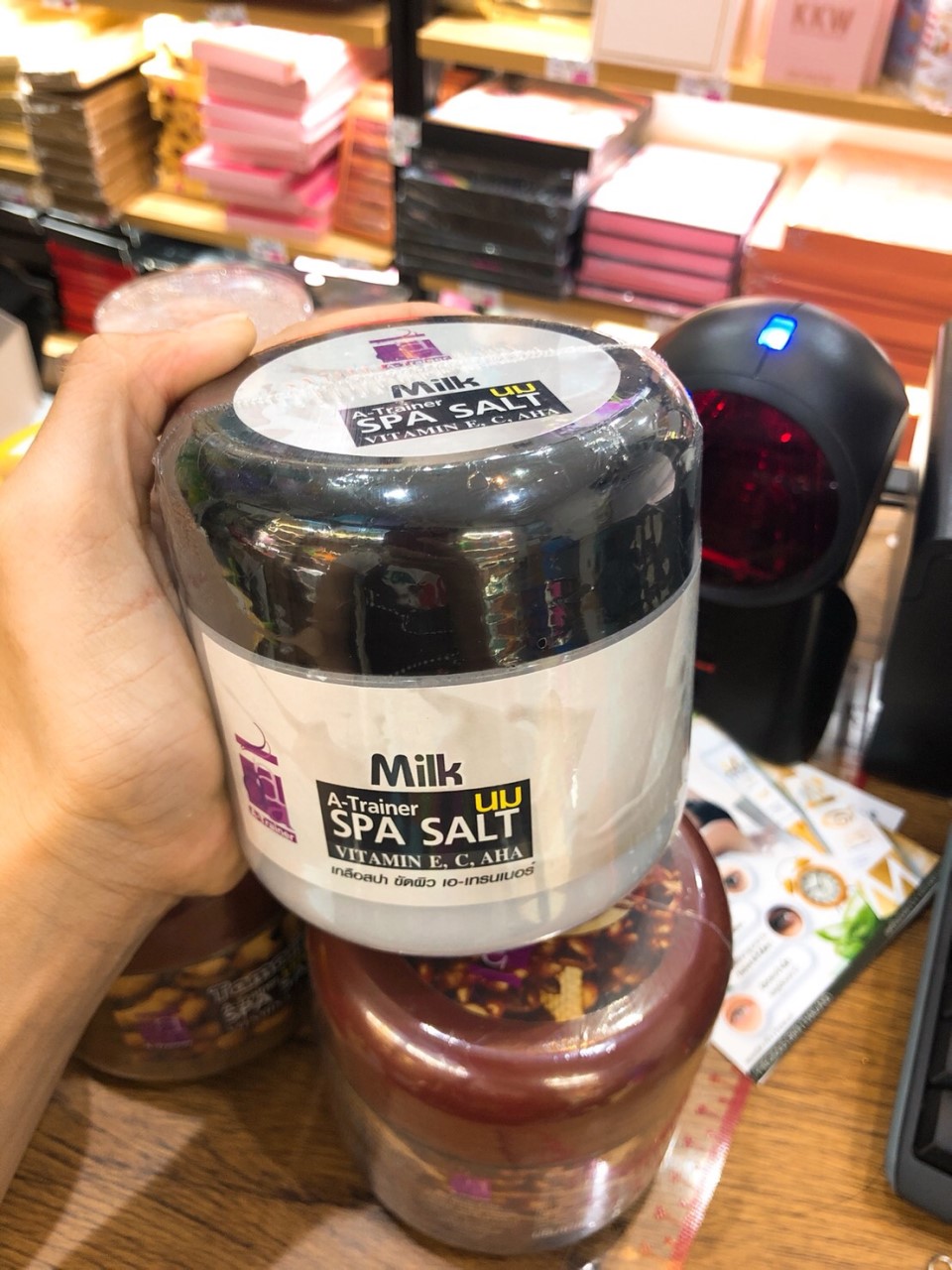 Milk a - trainer spa salt เกลือสปาขัดผิวเอ-เทรนเนอร์ นม
