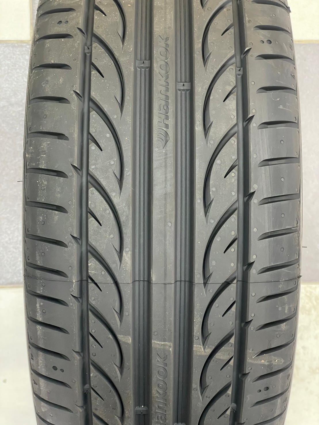 HANKOOK Ventus V12 evo2 215/45R17 ยางใหม่ปี2023