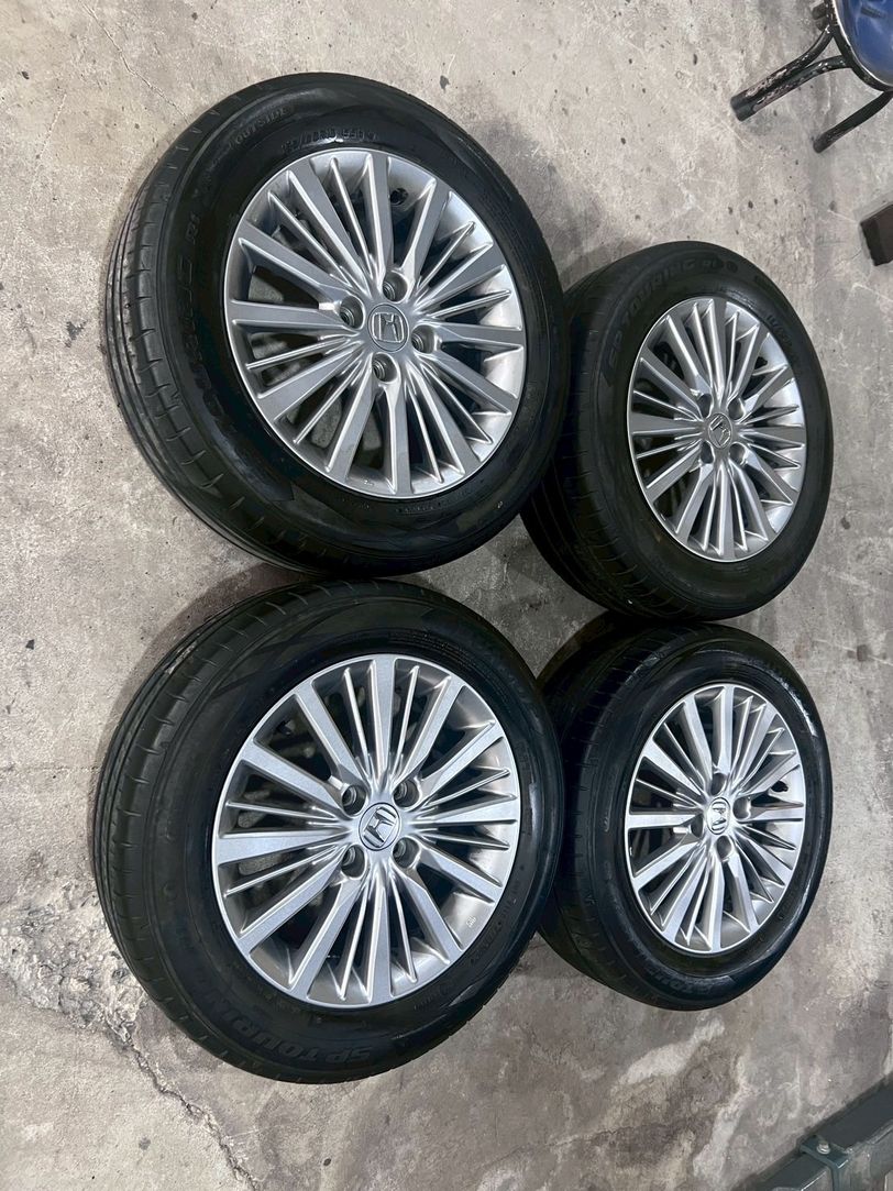 ล้อมือสองพร้อมยางพร้อมใช้งาน #ล้อเดิมHONDA CITY ขอบ15 4x100 #พร้อมยาง DUNLOP R1 195/60R15 ยางปี2020