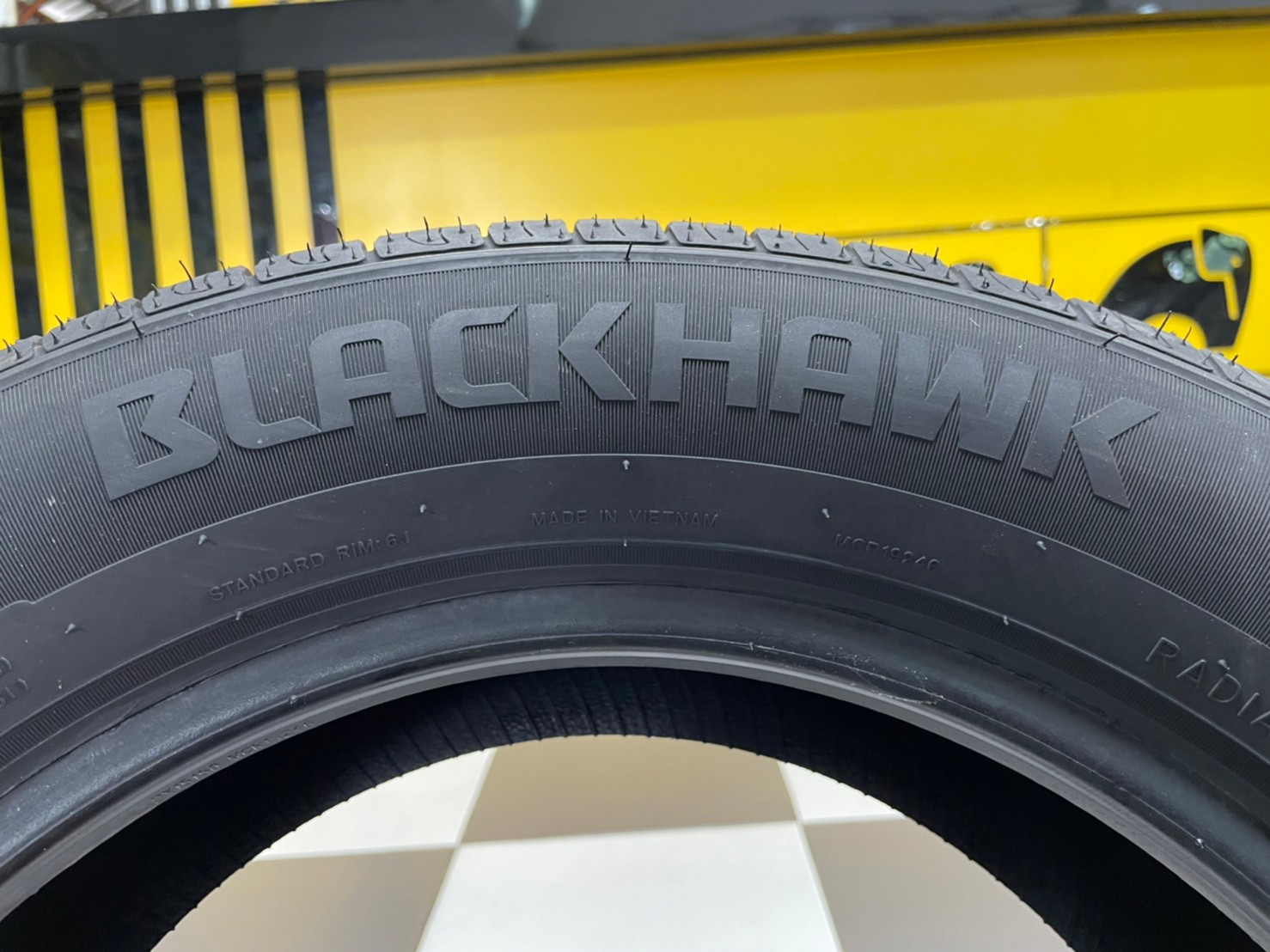 195/60R15 BLACKHAWK ยางใหม่รับประกัน100วันดคลมฟรีทุกกรณี จัดส่งฟรี ติดตั้งฟรี ยางใหม่ปี2022
