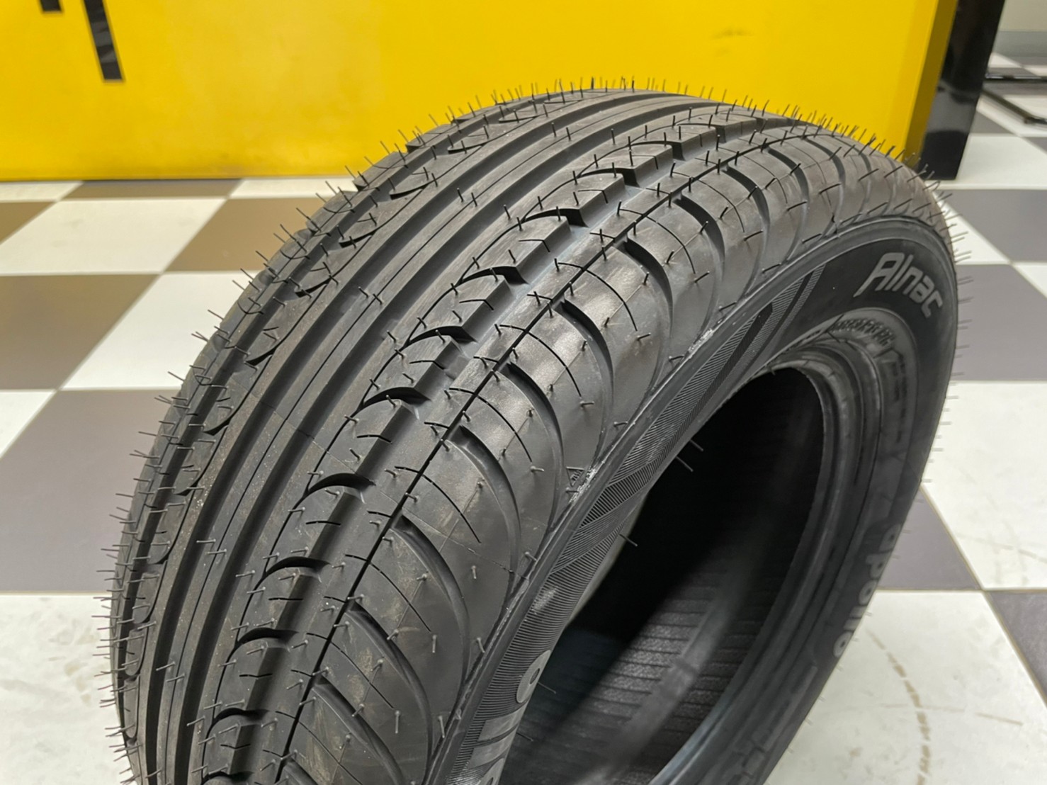 Apollo Alnac 205/60R13 ยางใหม่ปี2021