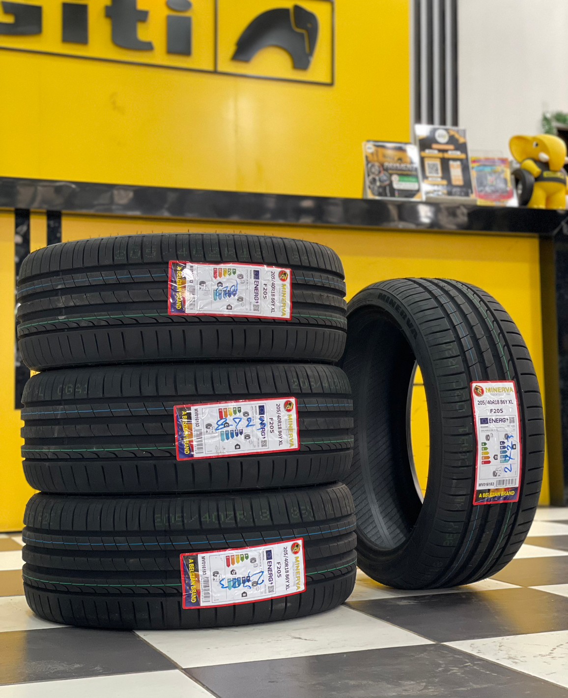 ยางMINERVA F205 205/40R18 ยางสปอร์ตคุณภาพดี สมรรถนะการขับขี่สูงนุ่มเงียบ ยางใหม่2023