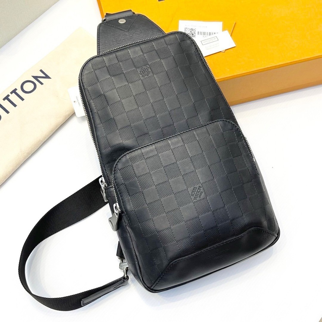 กระเป๋าคาดอกLV Sling bag Infini DC19
