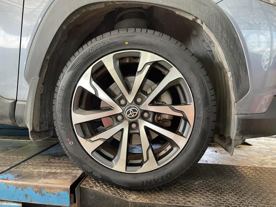 เปลี่ยนยาง 🚘 #TOYOTA_CORDLLA CROSS #OTANI #KC2000 225/50R18