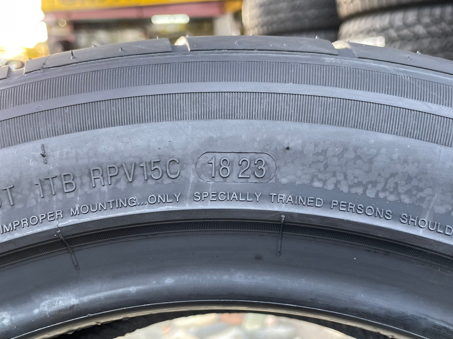 ยางสปอร์ตลายซิ่ง คุณภาพดี Lansail RS009 195/55R15