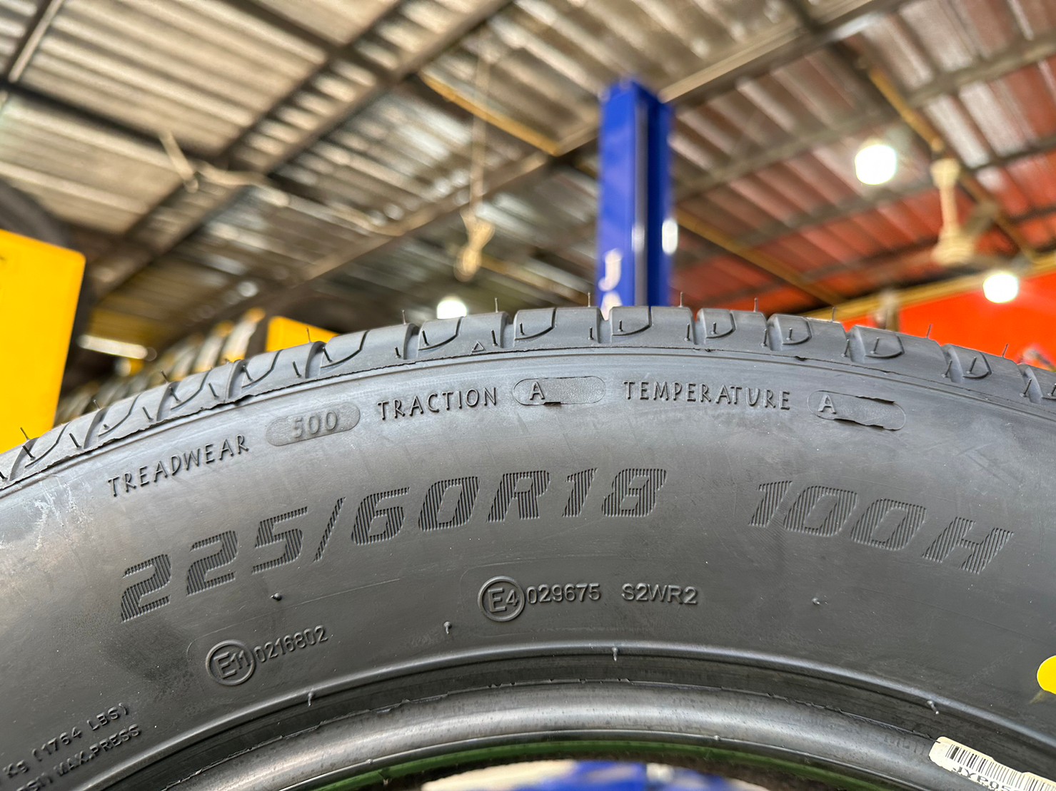 OTANI EK1000 225/60R18 ยางใหม่ปี2023 ราคาพิเศษพร้อมติดตั้งฟรี สามารถสอบถามเพิ่มเติมได้ค่ะ