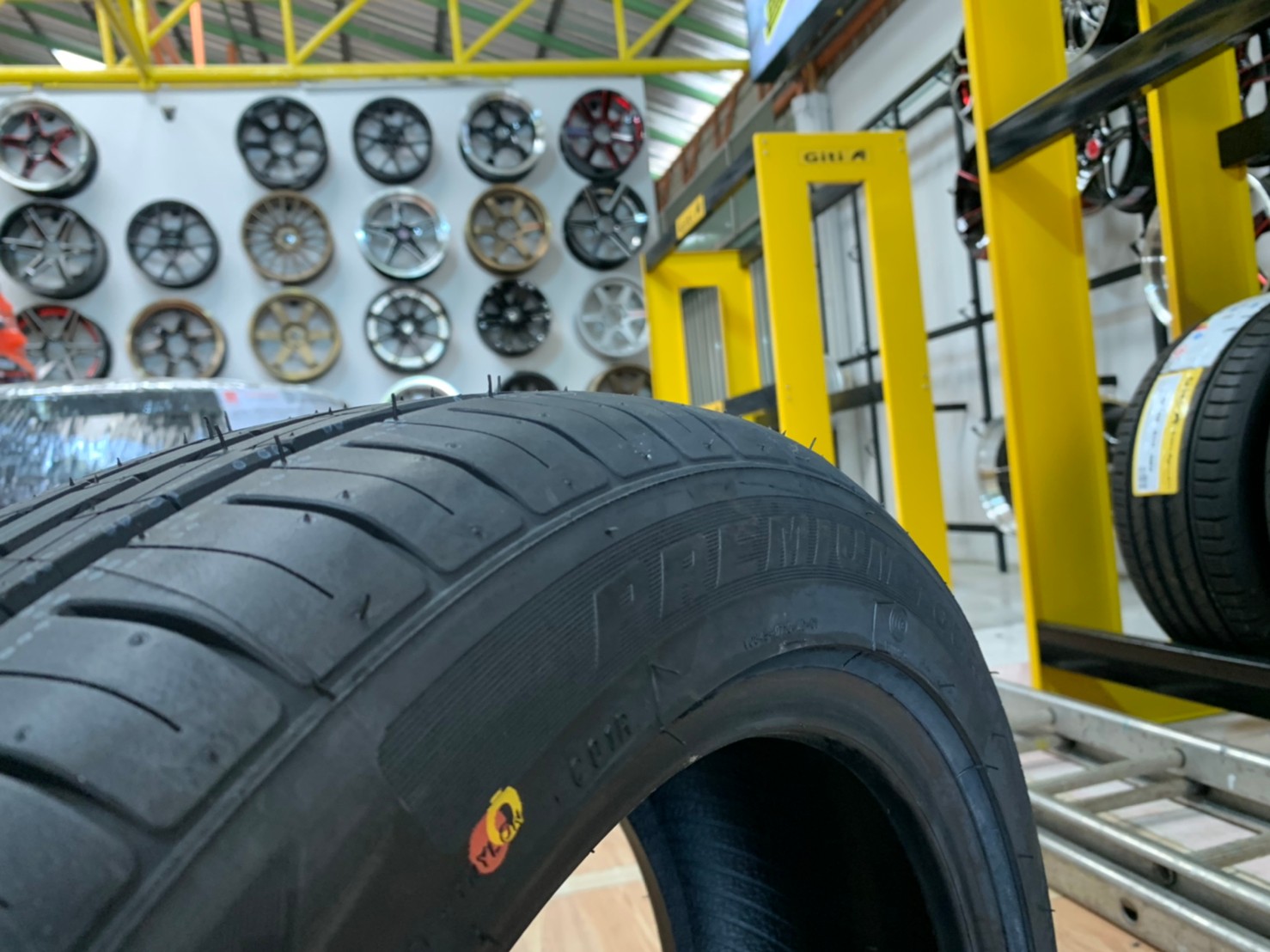 185/55R16 Deestone premium tourer ra01ยางใหม่ปี2021