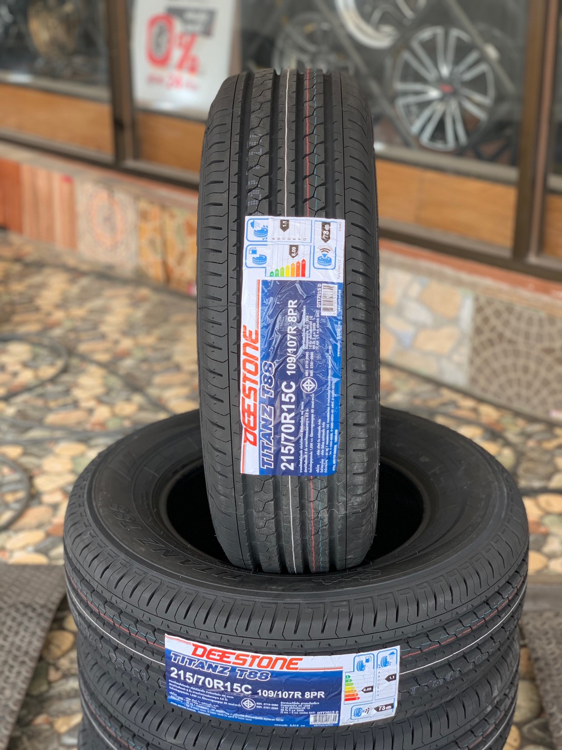 DEESTONE TITANZ T88 215/70R15 ยางใหม่ปี2020 จัดส่งฟรีทั่วประเทศ