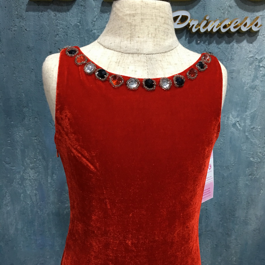 เช่าชุดเด็ก*มีหน้าร้านอยู่รัชดา ลองได้ เปลี่ยนได้ ถ่ายรูปเองจากสินค้าจริง*W18088 ชุดราตรีเด็กสีแดงเว้าหลัง หางปลา เรียบหรู