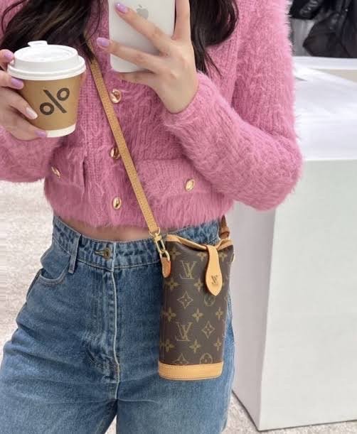 Lv Fold Me Pouch ของแท้