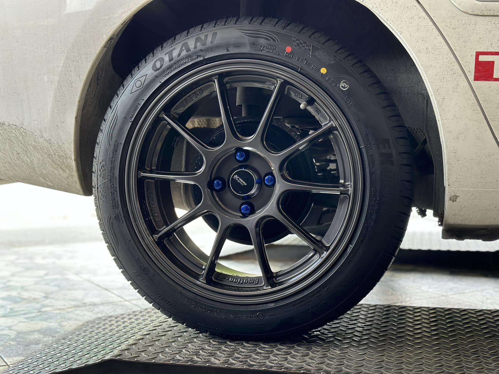 👉 ถูกใจวัยรุ่นสายเก๋ง 🚗🚘 🛞#TC105X 16x7 ET35 4x100🛞 สีไฮเปอร์แบล็ค #EmotionR BY #EmotionR พร้อมยางไทย #OTANI_EK1000 195/50R16 ⚙️ของแถมครบชุด🚗