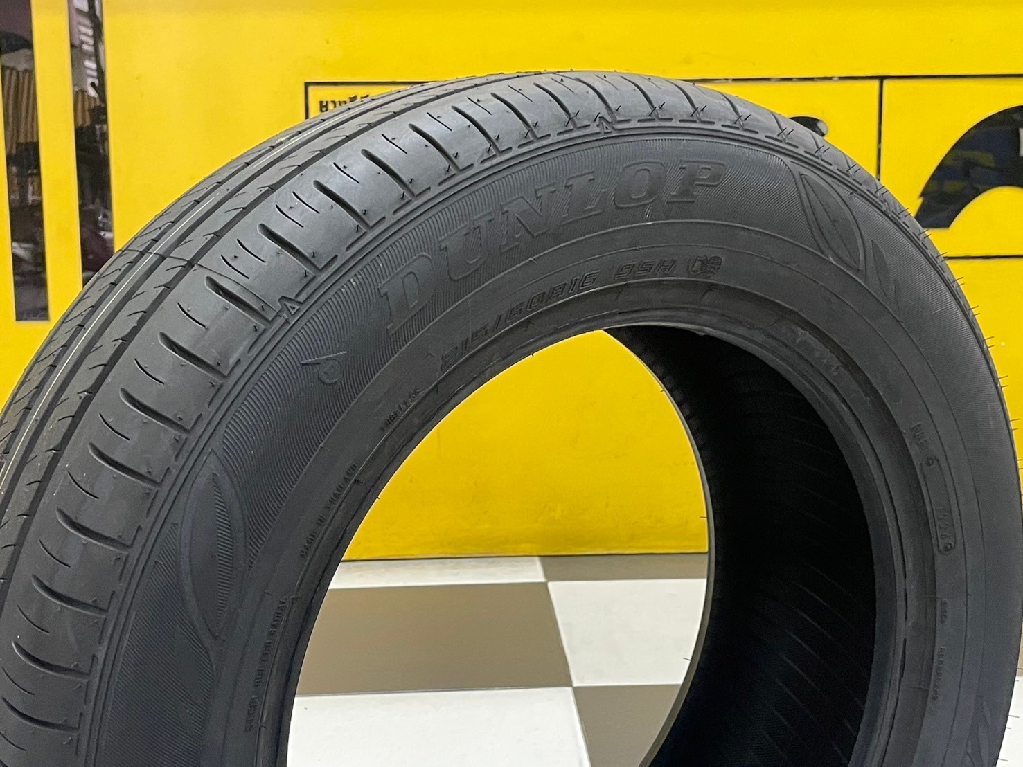 DUNLOP ENASAVE EC300+ 215/60R16 ยางใหม่ปี2024