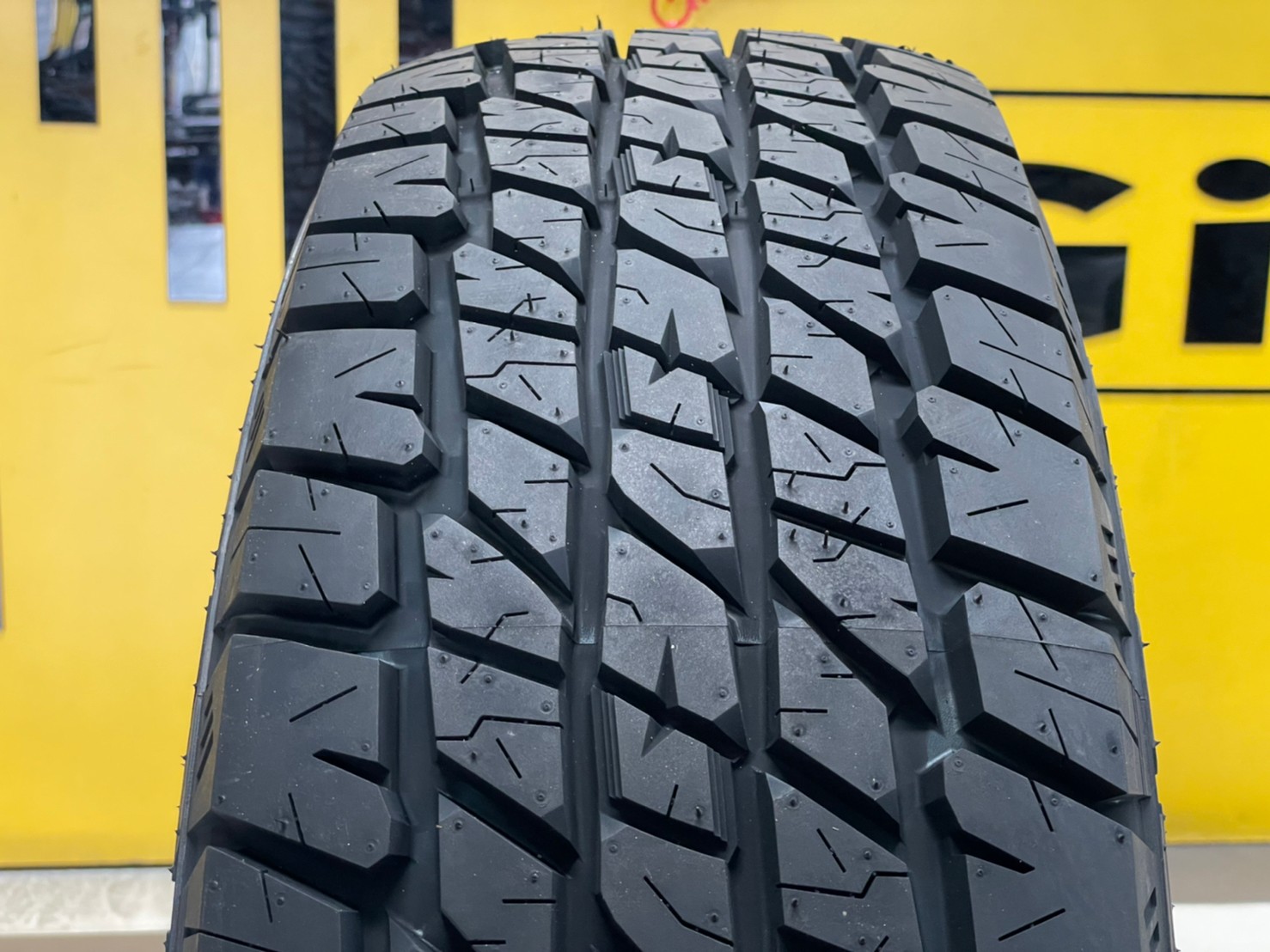 ยางจีที GITI 4x4 AT70 265/75R16 ยางใหม่ปี2023 ราคาโปรโมชั่นพิเศษ พร้อมติดตั้งฟรี