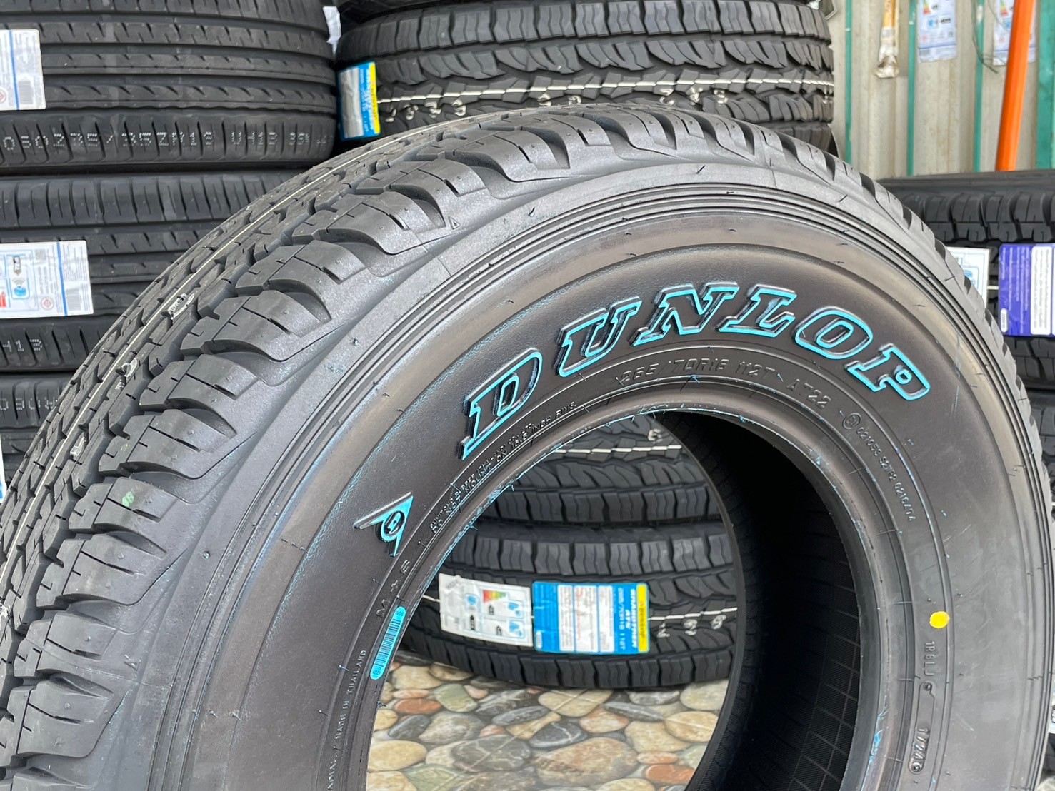 ยางใหม่DUNLOP GRANDTREK AT22 265/70R16 ยางปีผลิต2024