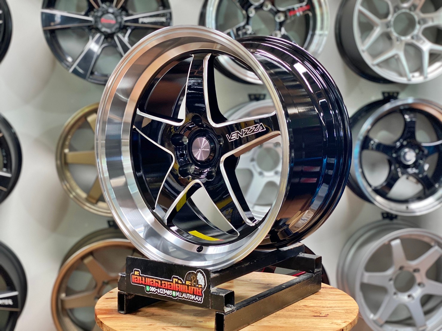 ล้อแม็กเวล Venzza Weld ขอบ18 5รู114 กว้าง9.5 ออฟ30 สีดำขอบกลึงเงา