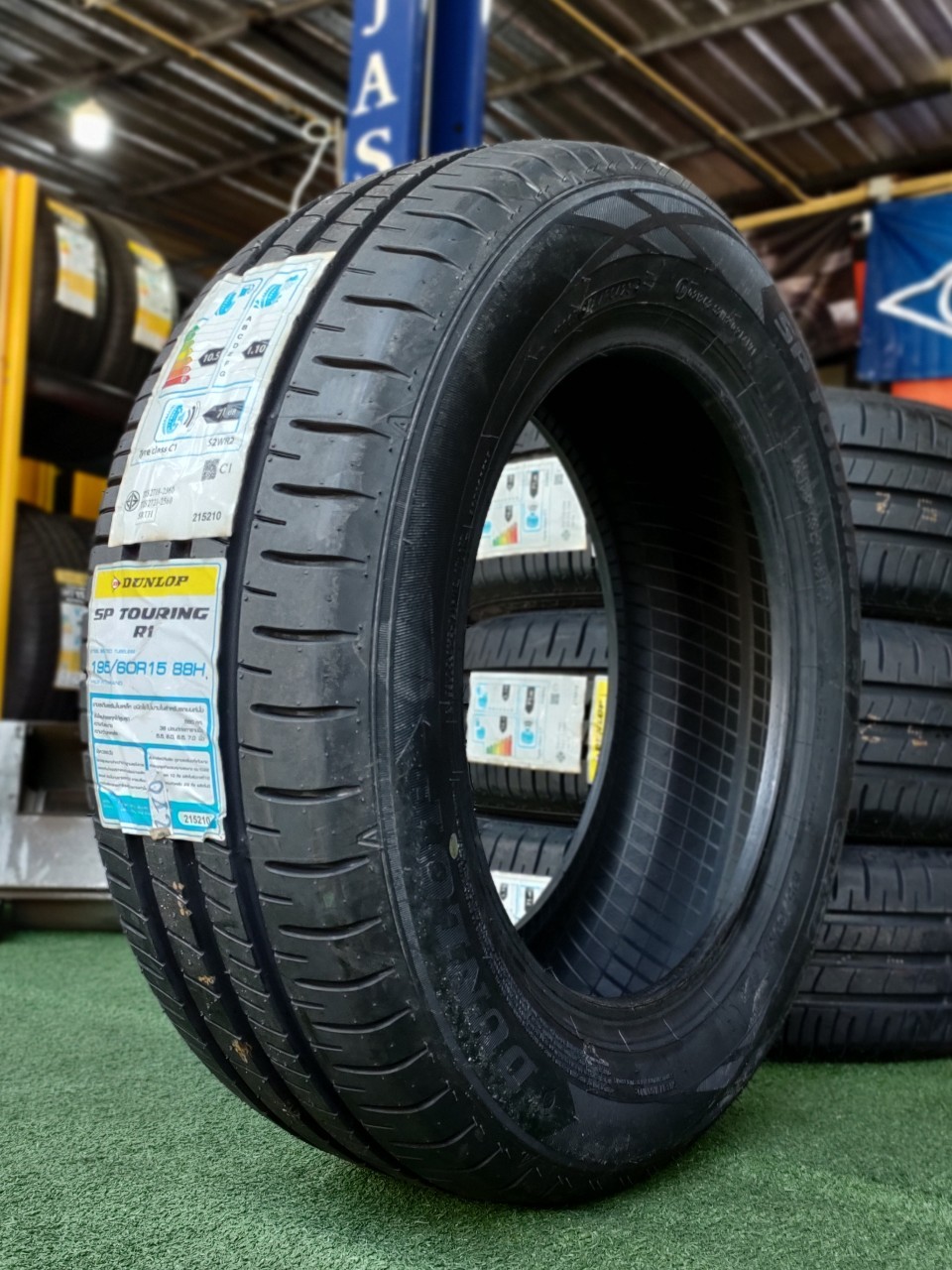 ยางใหม่ดันลอป DUNLOP SP SPORT TOURING R1 195/60R15 ยางใหม่ปี2023 (4เส้น)