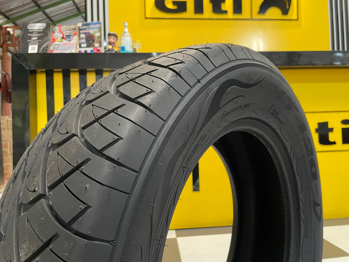 NITTO NT420SD 265/60R18 ยางลายซิ่ง สปอร์ต สมรรถนะสูง ยางใหม่ปี2022