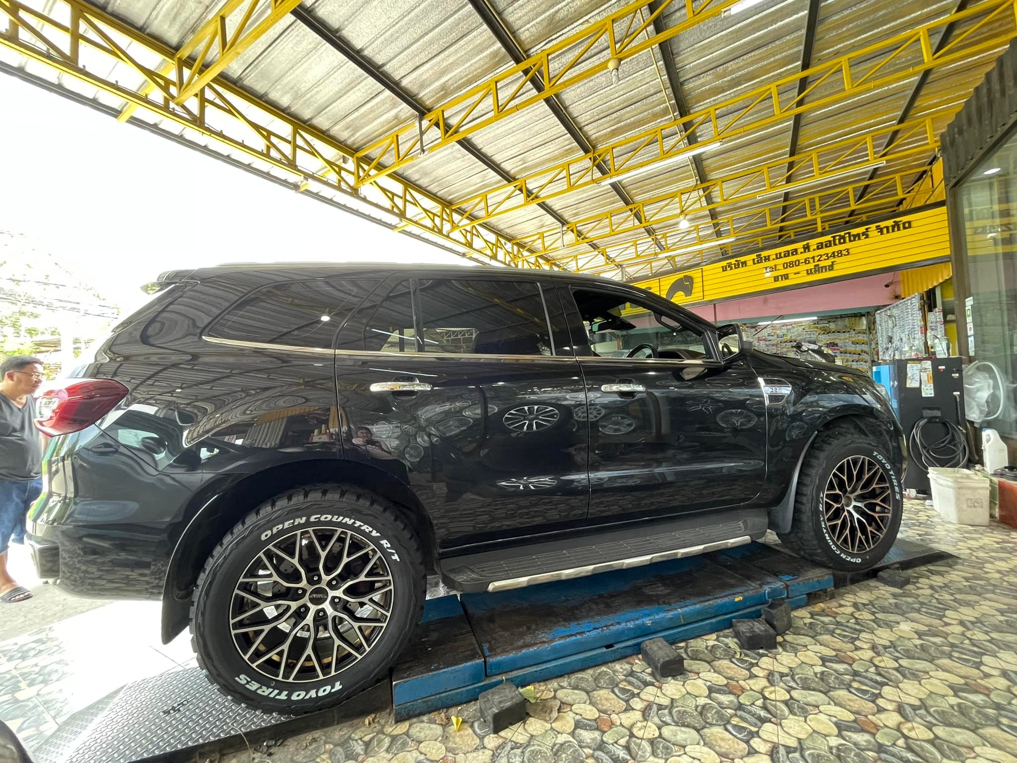 TOYO TIRES R/T 275/55R20