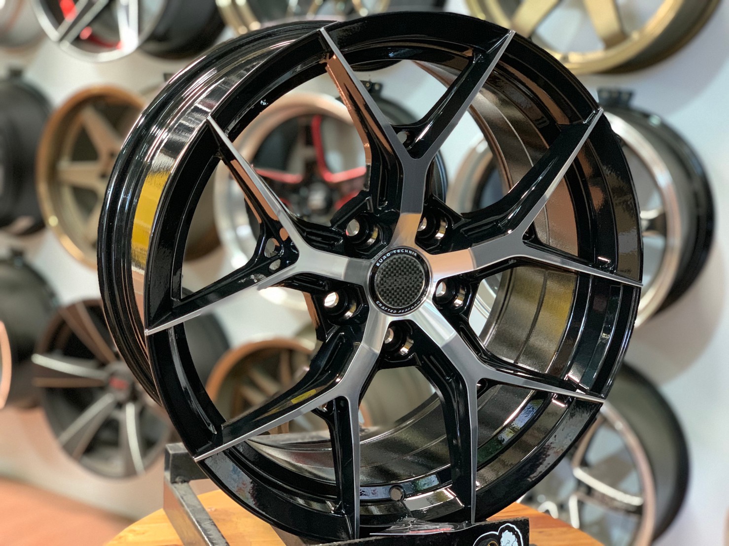 ล้อแม็กซ์ใหม่ขอบ17 SSW Stamford Sport Wheels รุ่น385 ขอบ17 กว้าง8 ออฟ38 5รู114 สีดำหน้าเงา สวยหรู