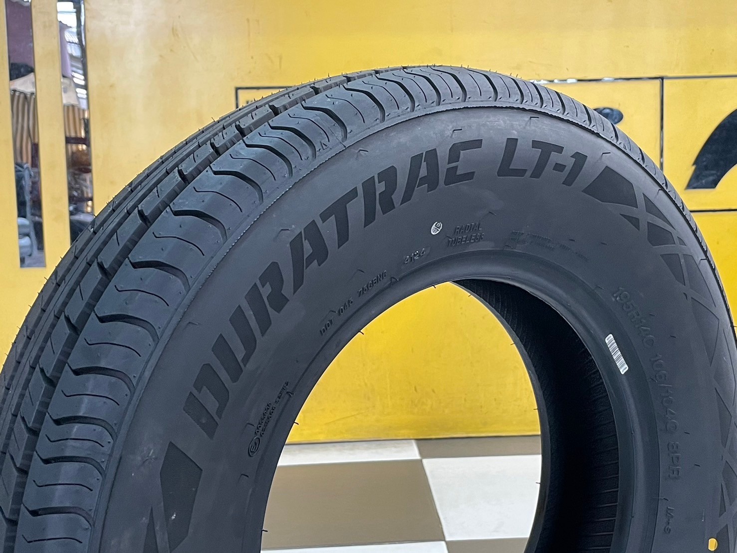 ยางเลนโซ่ LT-1 🎯 ▪️ 195R14C ยางใหม่ปี2024