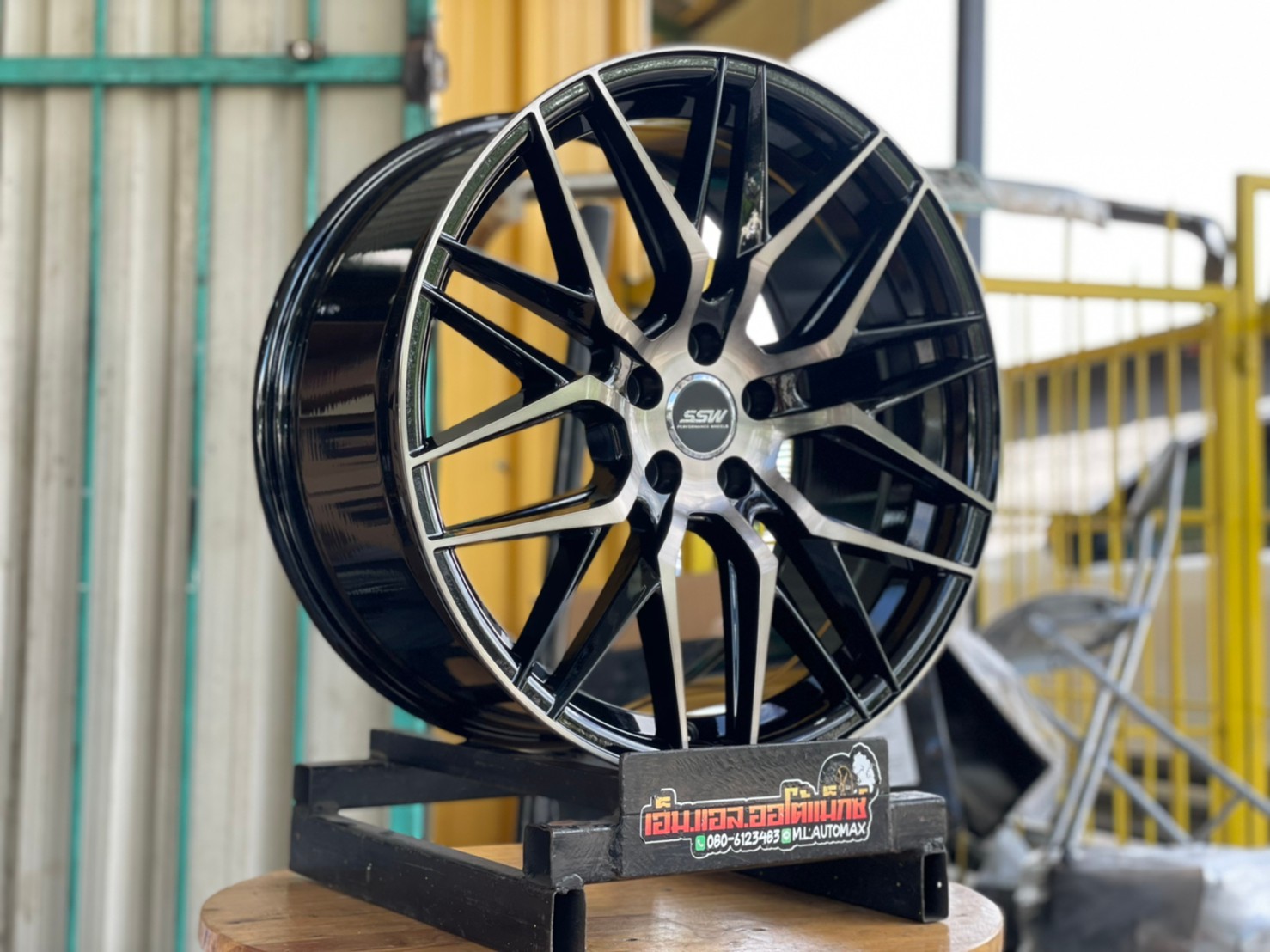 ล้อแม็กลายสวยหรู SSW Model348 สีดำหน้าสีชา ขอบ18 กว้าง8 5รู100