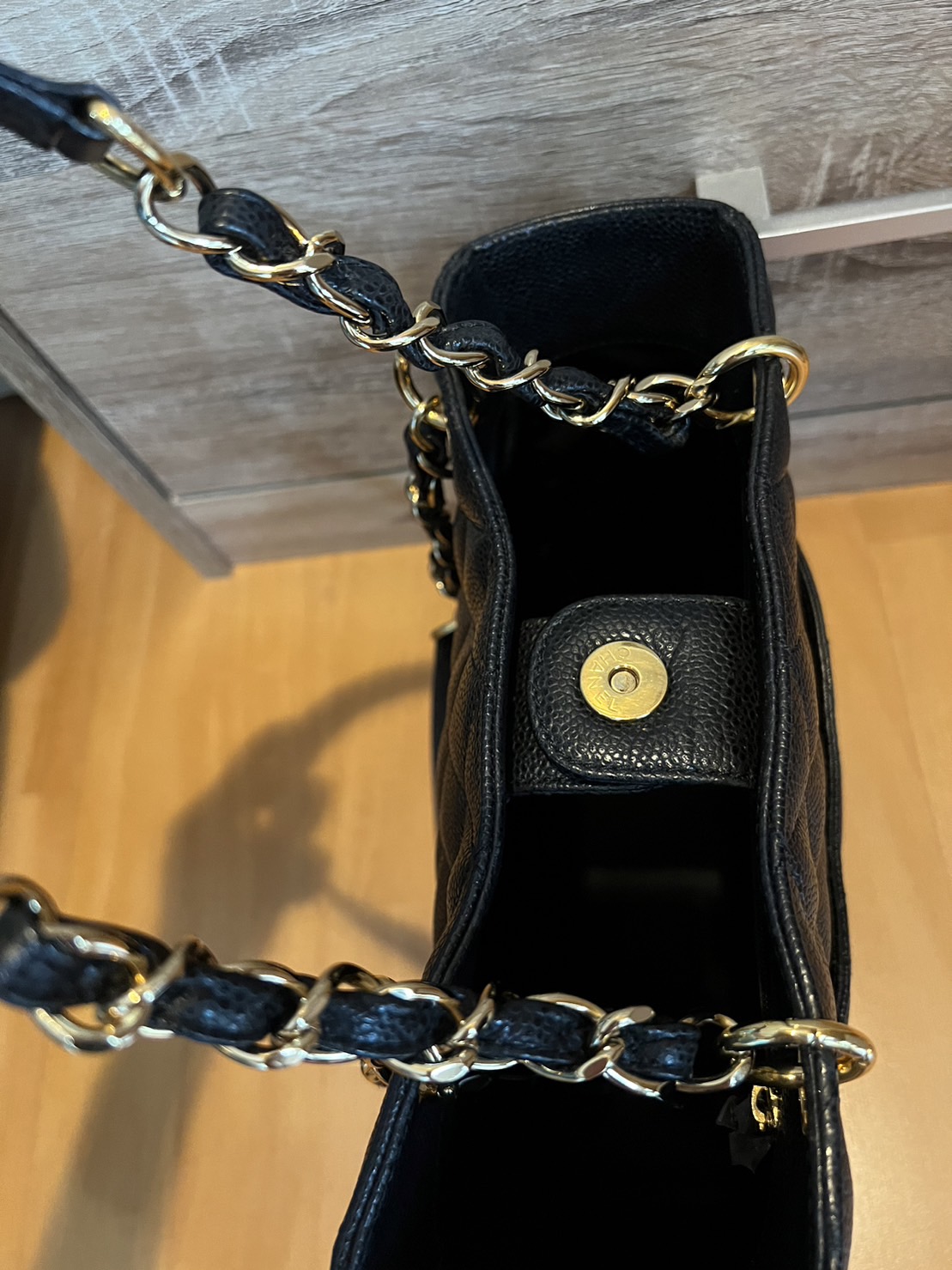 Chanel PST Tote Caviar black holo16