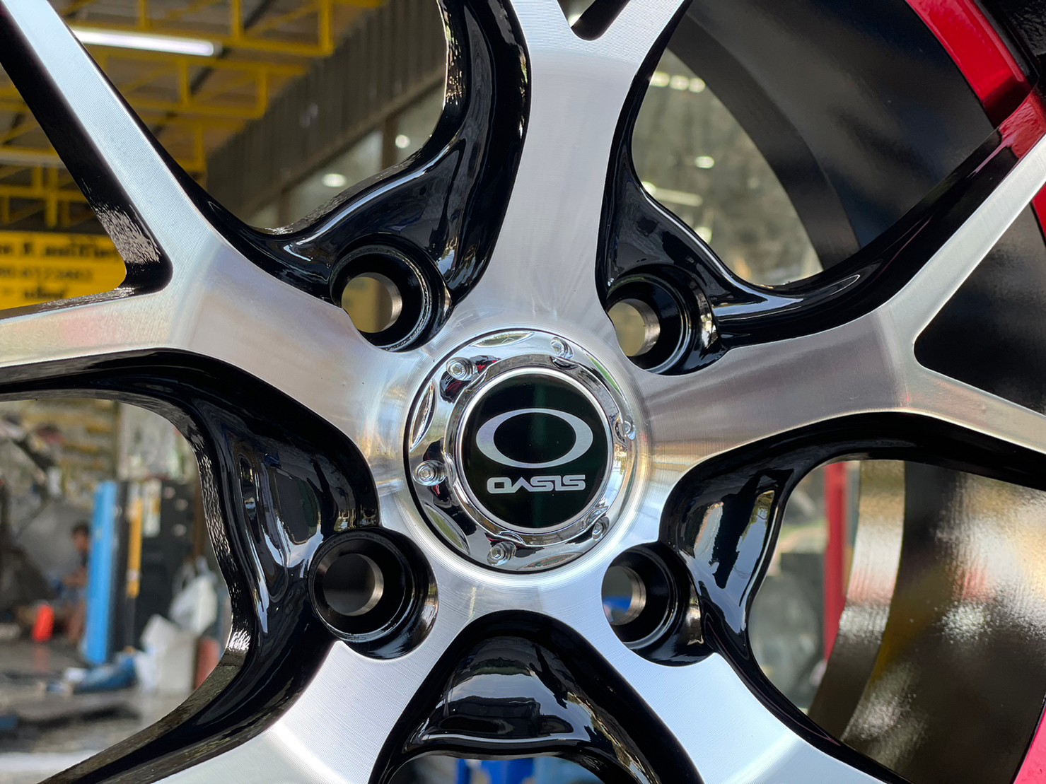 ล้อแม็กซ์ใหม่ขอบ15 OASIS Model Delta5 15x7 4x100 ET35 สีดำอันเดอร์คัตแดงหน้าเงา