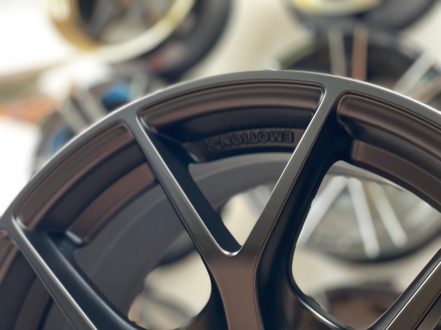 ล้อแม็กซ์ Emotion-R รุ่นFRE ล้อขอบ15 กว้าง7.5 ออฟ35 4รู100 สีดำกึ่งด้าน(SMB)