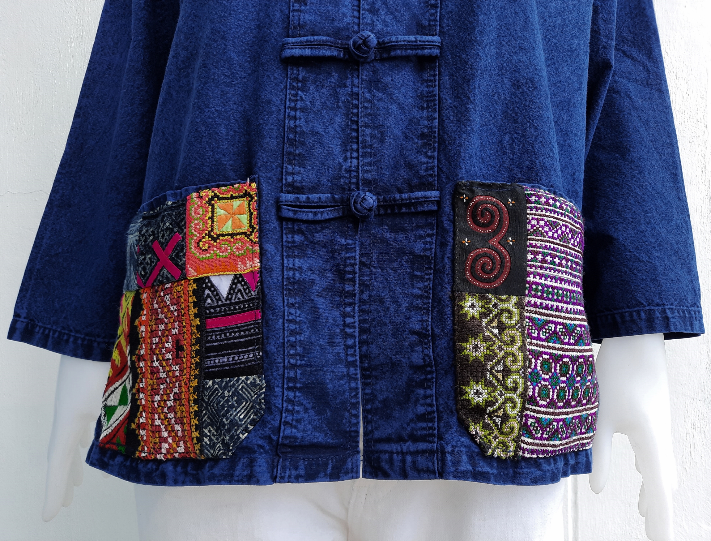 เสื้อแขนยาว ผ้าหม้อห้อมเมืองแพร่ แต่งผ้าชาวเขา