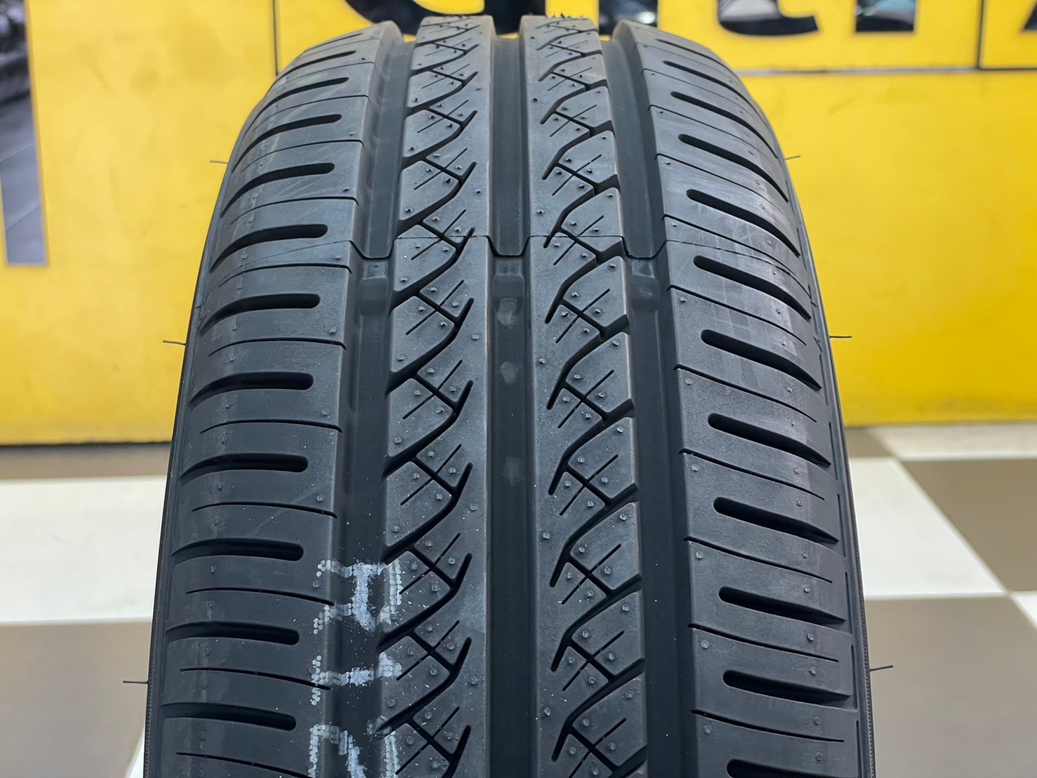 ยางใหม่โยโกฮาม่า YOKOHAMA A.Drive 195/60R15 ยางใหม่ปี2024