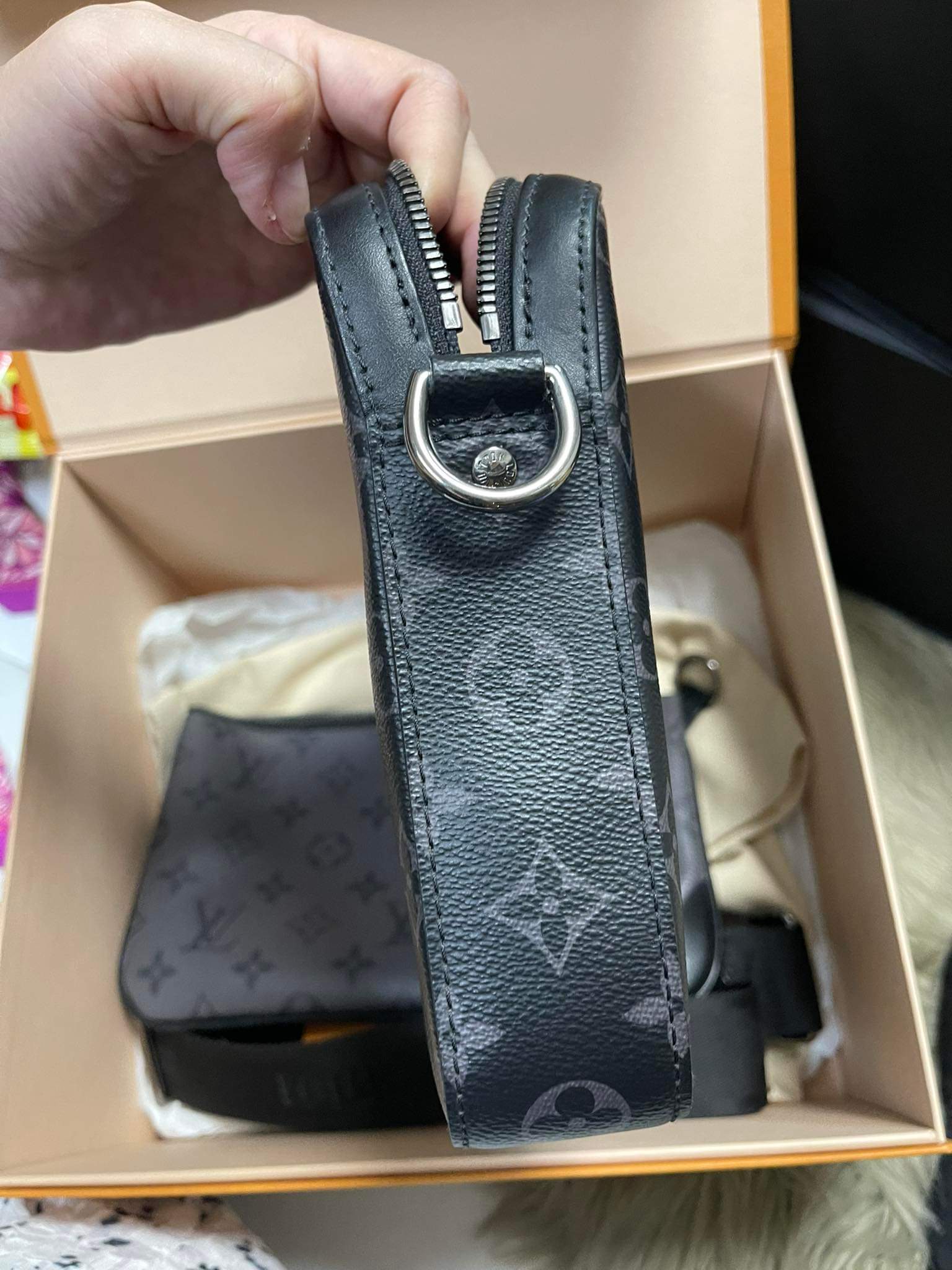 lv trio messenger bag มือสอง