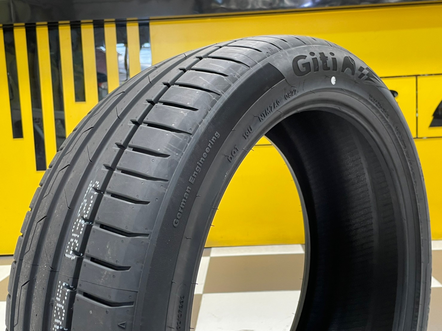 GITI SportS2 245/45R20 ยางใหม่ปี2022 ราคาโปรโมชั่นพิเศษ พร้อมติดตั้งฟรี