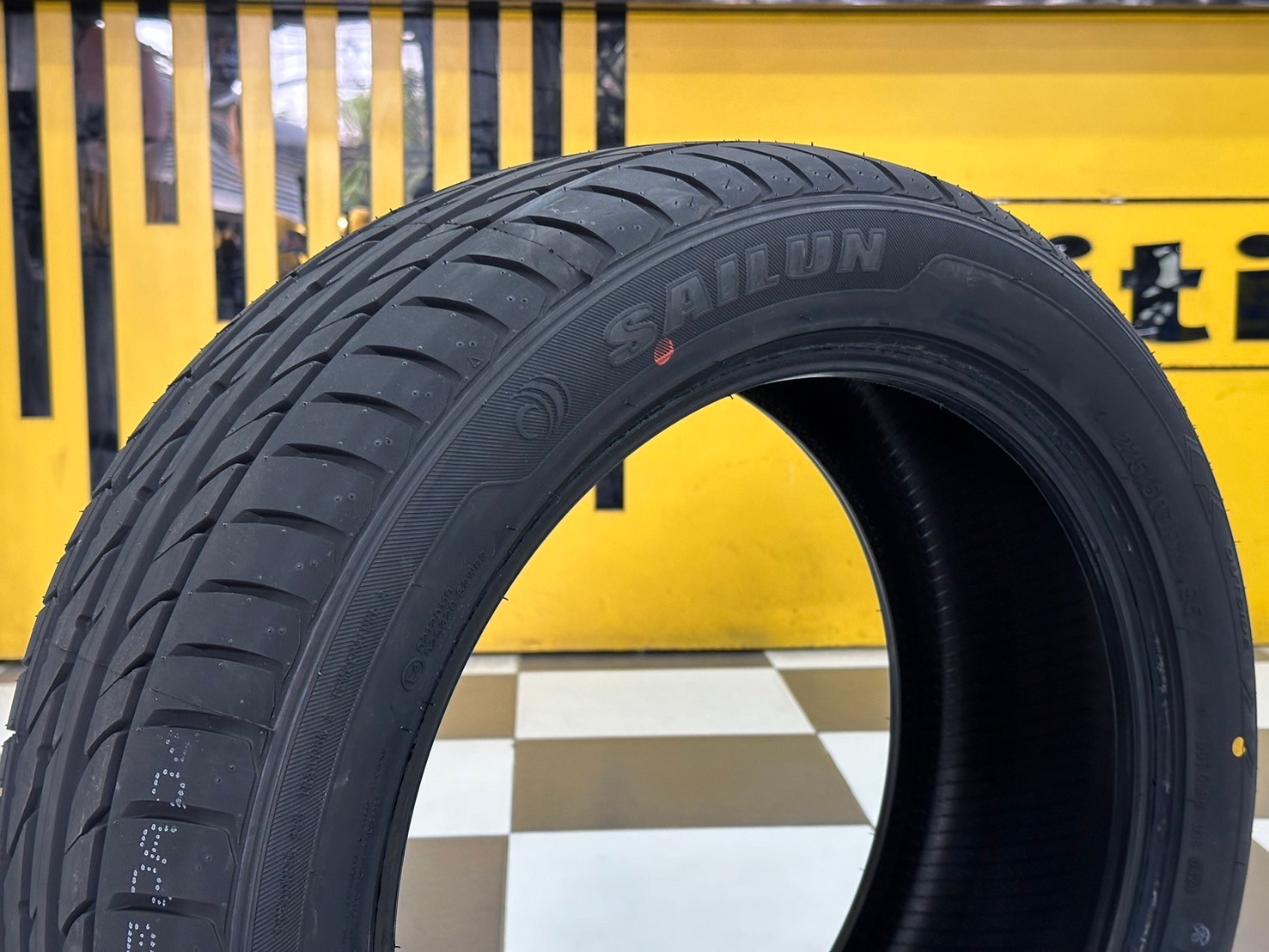 #ยางใหม่ไซหลุน #SAILUN ATREZZO #ZSR 225/50ZR18 ยางใหม่ปี2024 สำหรับรถ SUVและรถตู้พาณิชย์