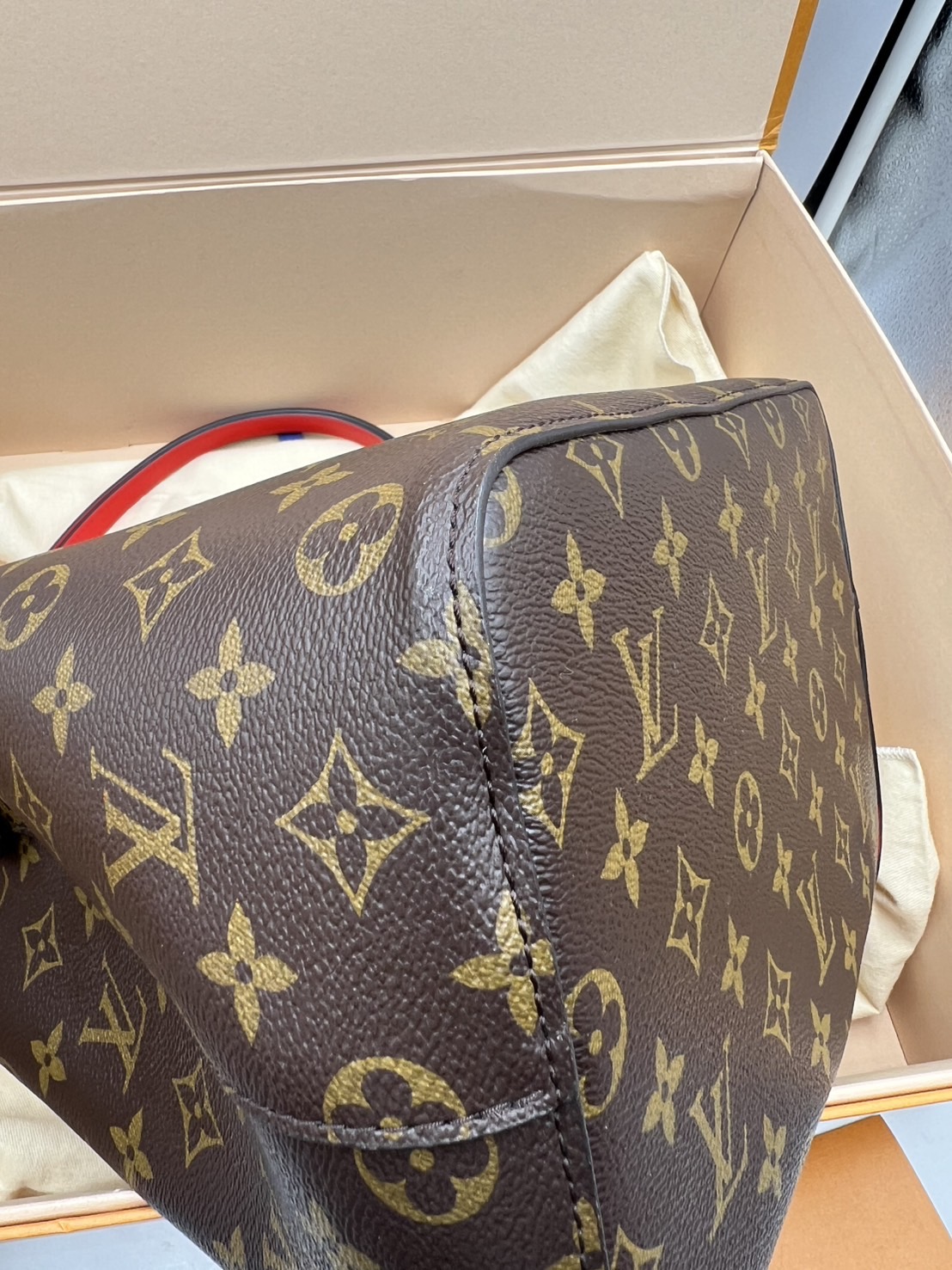 LV neo noe มือสอง สีแดง