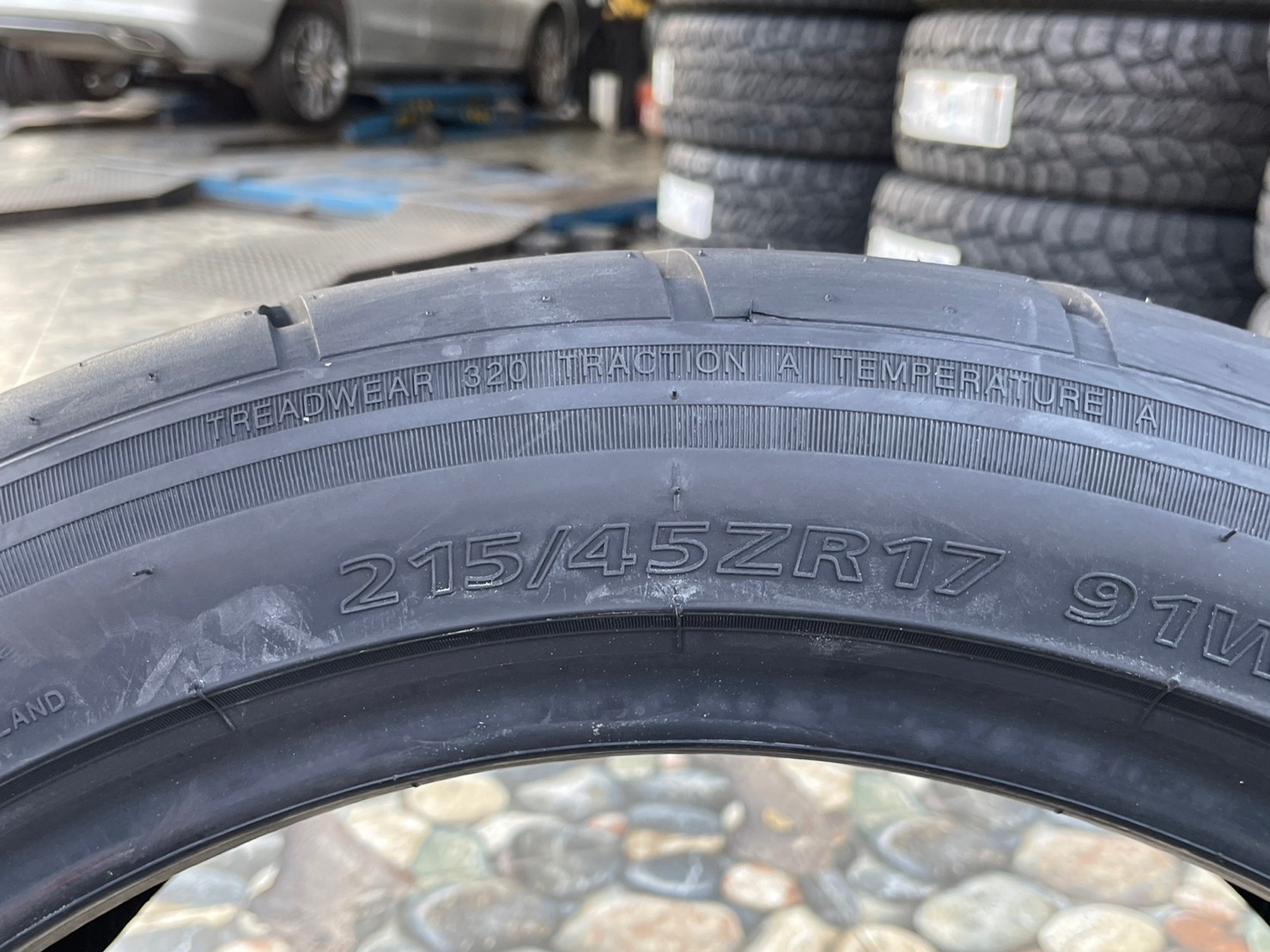Lansail RS009 215/45R17 ยางใหม่2023