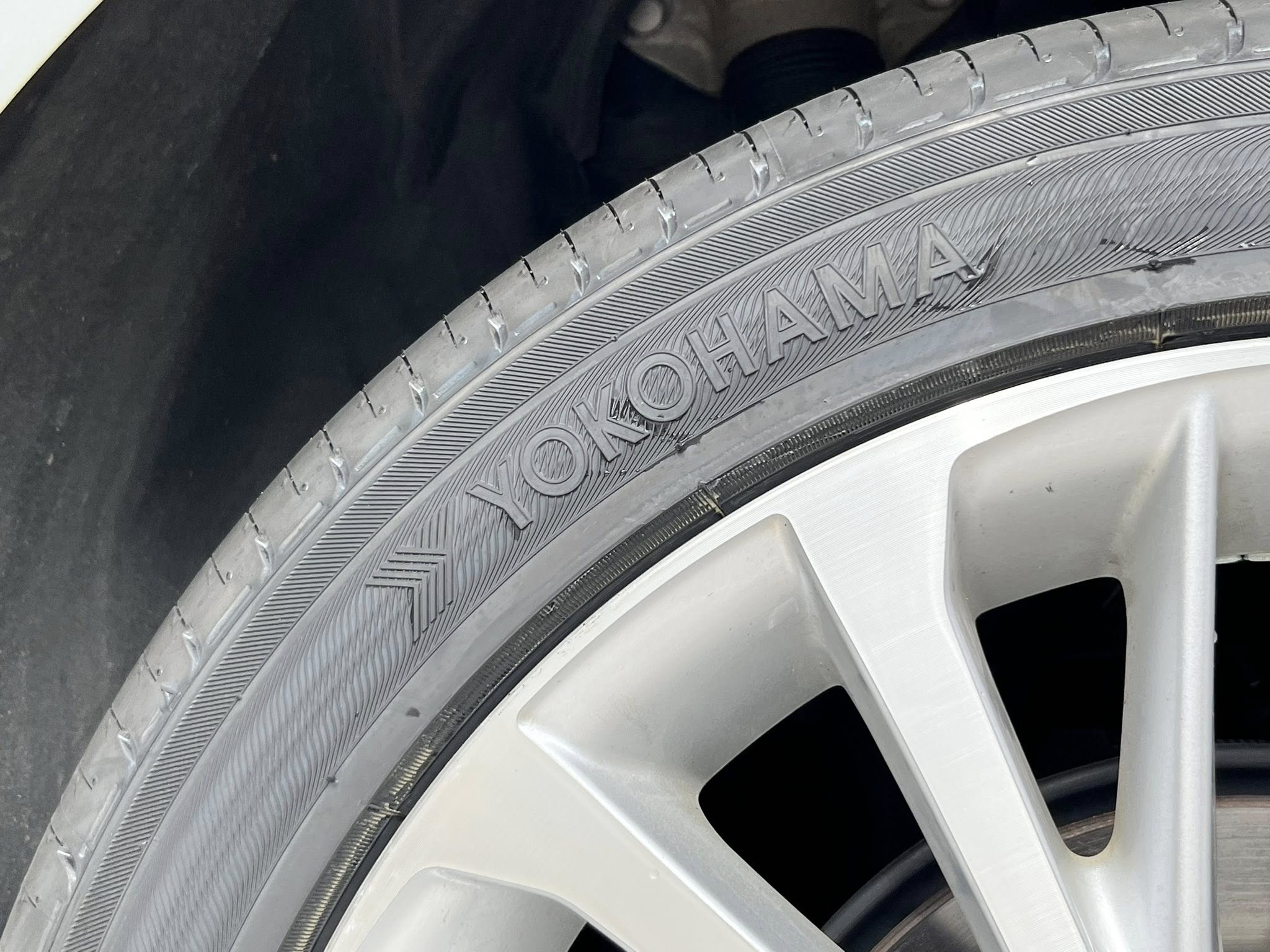 TOYOTA_CAMRY🚘เปลี่ยนยาง 🛞🐘#YOKOHAMA_V551V_235/45R18