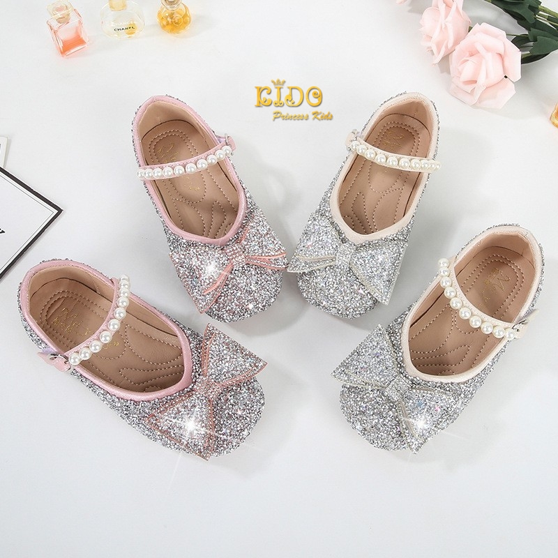ssรองเท้าเด็ก(หน้าร้านอยู่รัชดา ลองได้)H050 สีชมพู สีเงิน ประดับเพชรติดดาว ระยิบระยับ แต่งด้วยโบว์ติดเพชรซ้อน สายมุก สวยน่ารักมาก