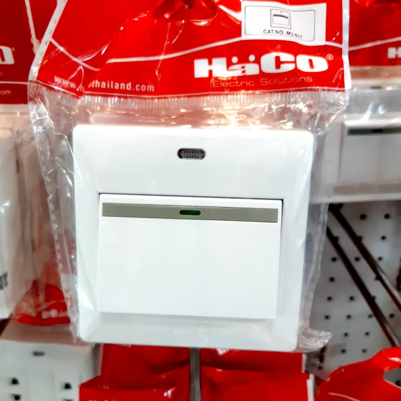 HACO สวิตซ์ทางเดียว 1 ช่อง รุ่น M3-S11 สีขาว +กล่องลอย