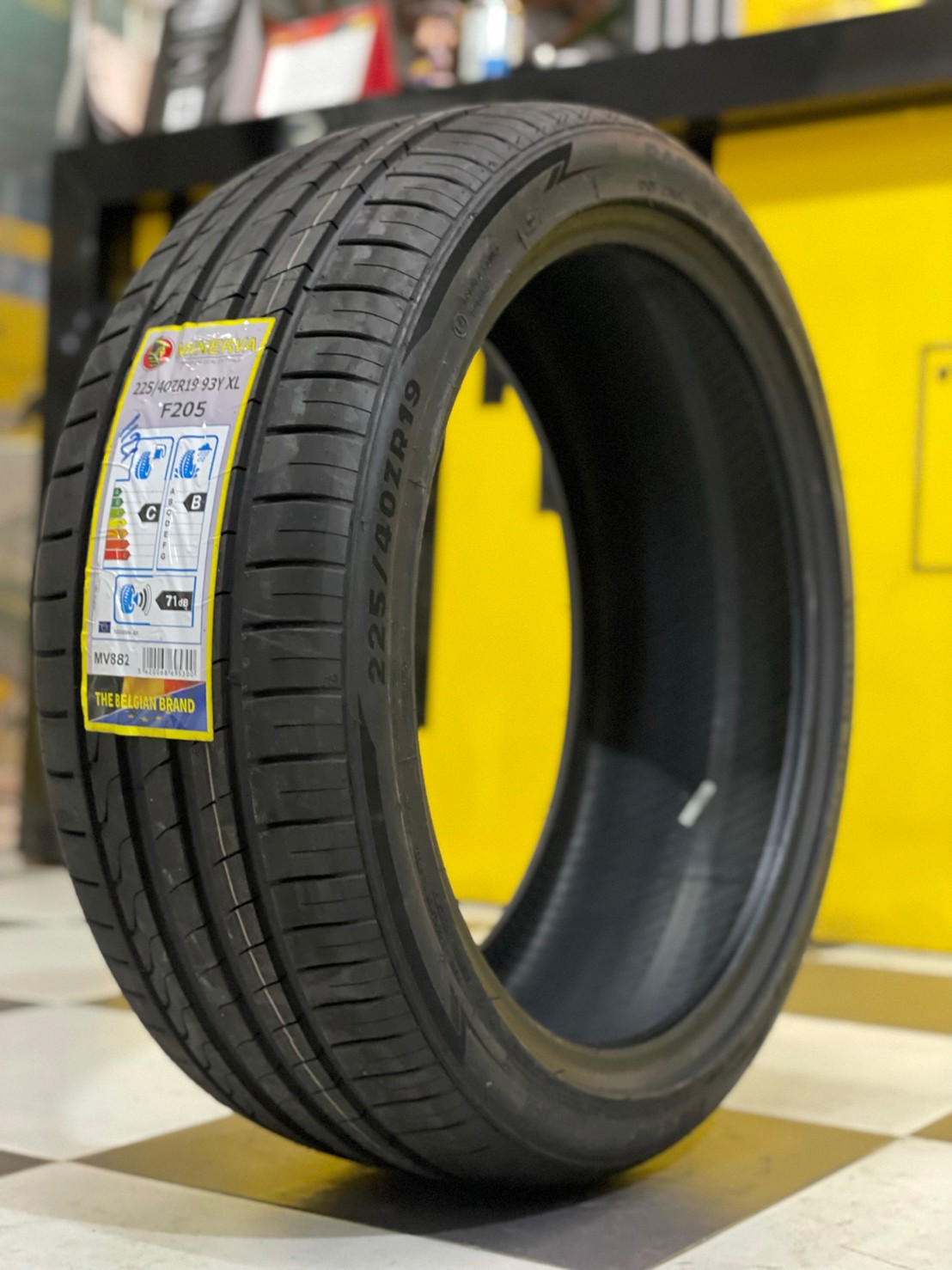 MINERVA RADIAL F205 225/55ZR17 4本2021年製