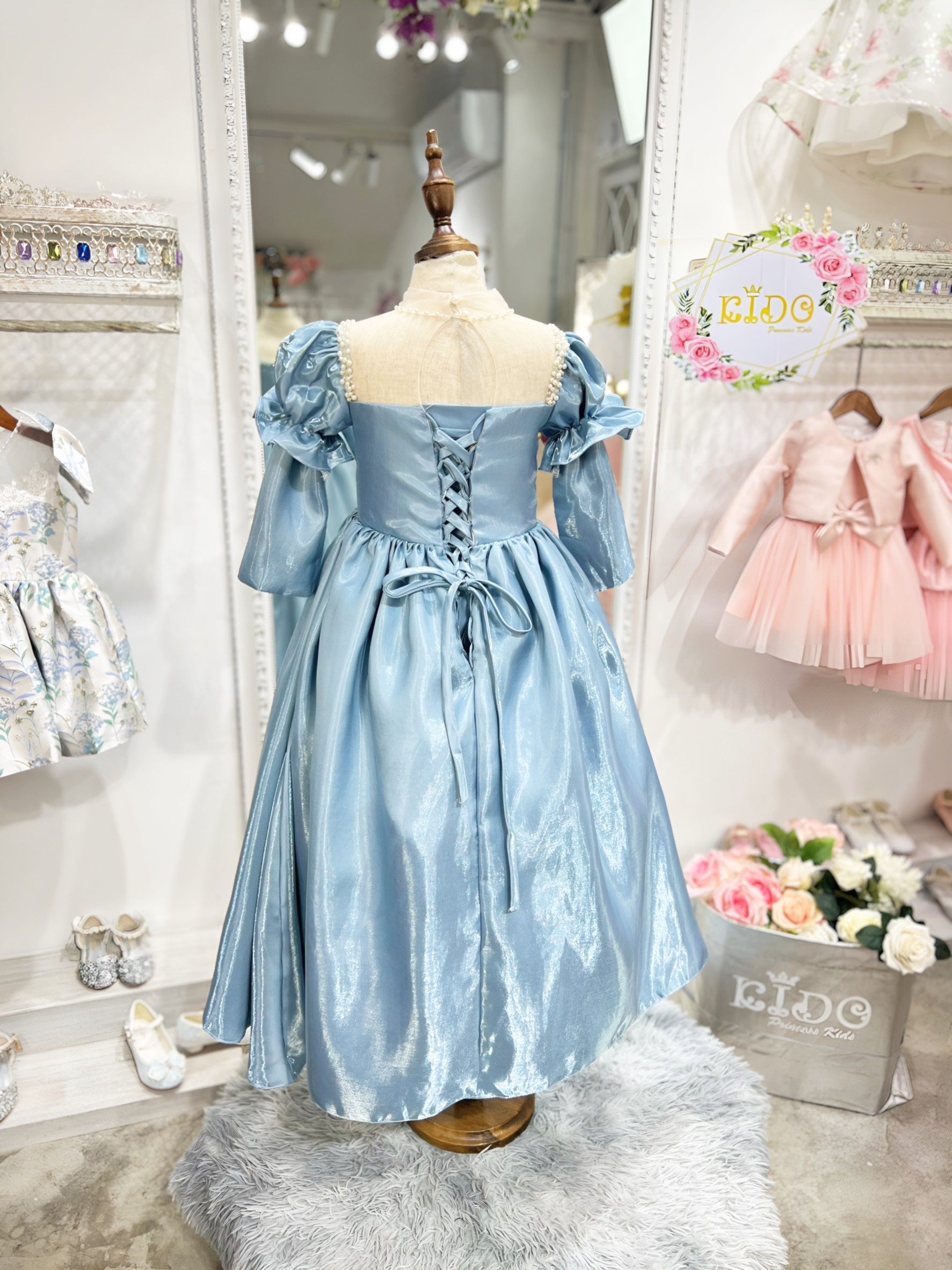 ชุดราตรีเด็ก(หน้าร้านอยู่รัชดา ลองได้ถ่ายรูปจากชุดจริง)W18517 สีฟ้า แขนตุ๊กตายาว กระโปรงยาว