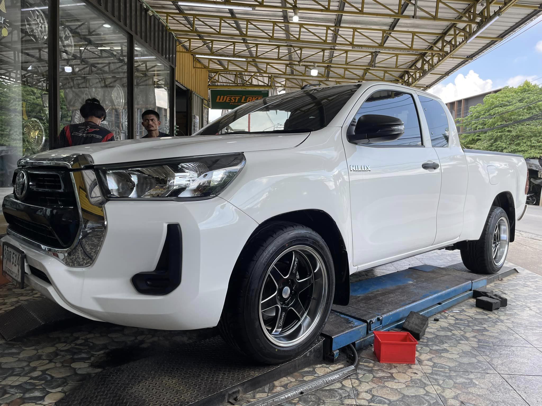 #TOYOTA_REVO #KINTO_X-68_255/50R18 #ล้อแม็กซ์TORQ D1FC 18X9.5 5X114.3 ET22 18X10.5 5X114.3 ET30 BKSL