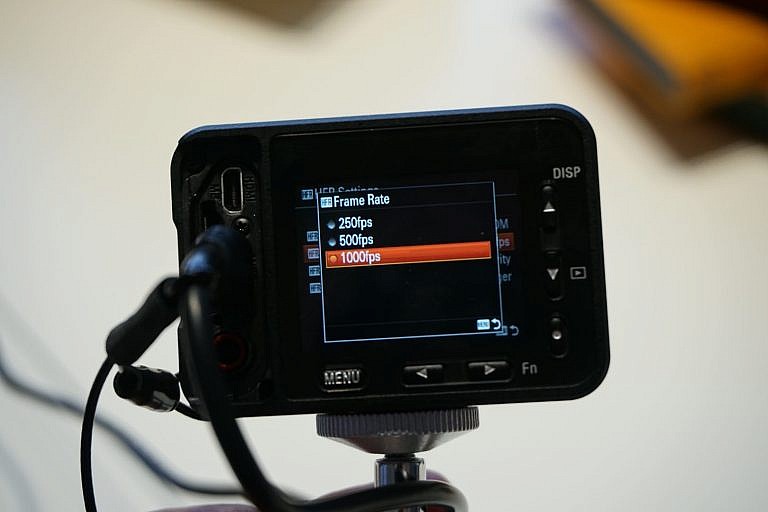 กล้องวีดีโอ Sony RX0 1.0" กล้องจิ๋วรุ่นโปรใช้เซนเซอร์ 1 นิ้ว ราคา 23,300