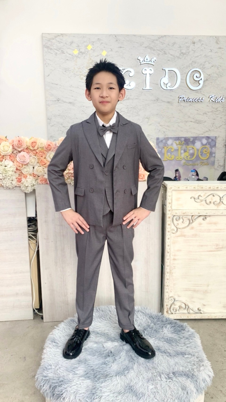 สูทเด็กผู้ชาย(หน้าร้านอยู่รัชดา ลองได้ถ่ายรูปจากชุดจริง)S142เซ็ตสูท5ชิ้นสีเทา เสื้อสูท กั๊ก เสื้อเชิ๊ต หูกระต่าย กางเกงขายาว