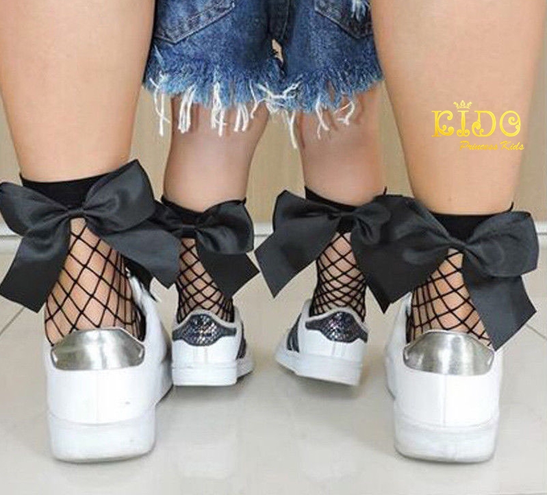 ถุงเท้าเด็ก ถุงเท้าผูใหญ่(มีหน้าร้านอยู่รัชดา)S213 สีดำตาข่ายติดโบว์ด้านหลัง