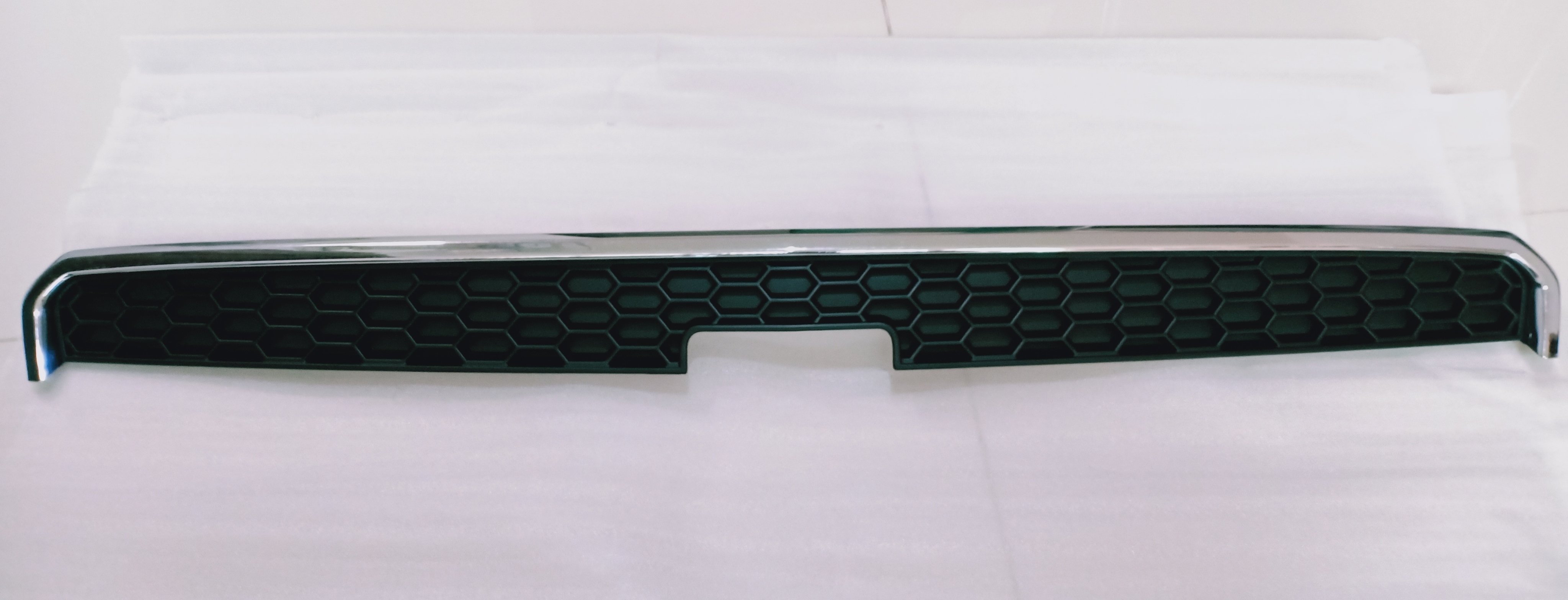 กระจังหน้า (ตัวบน) CAPTIVA ปี 2007 - 2011 (แท้ GM)