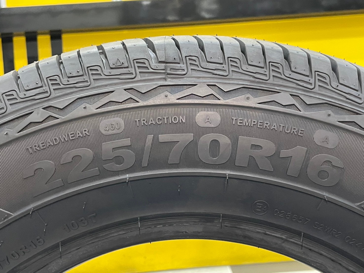 225/70R16 GITI 4x4 HT152 ยางทางเรียบตัวหนังสือสีขาว นุ่มเงียบ ยางรถยนต์คุณภาพดี สมรรถนะสูง ยางใหม่ปี2024