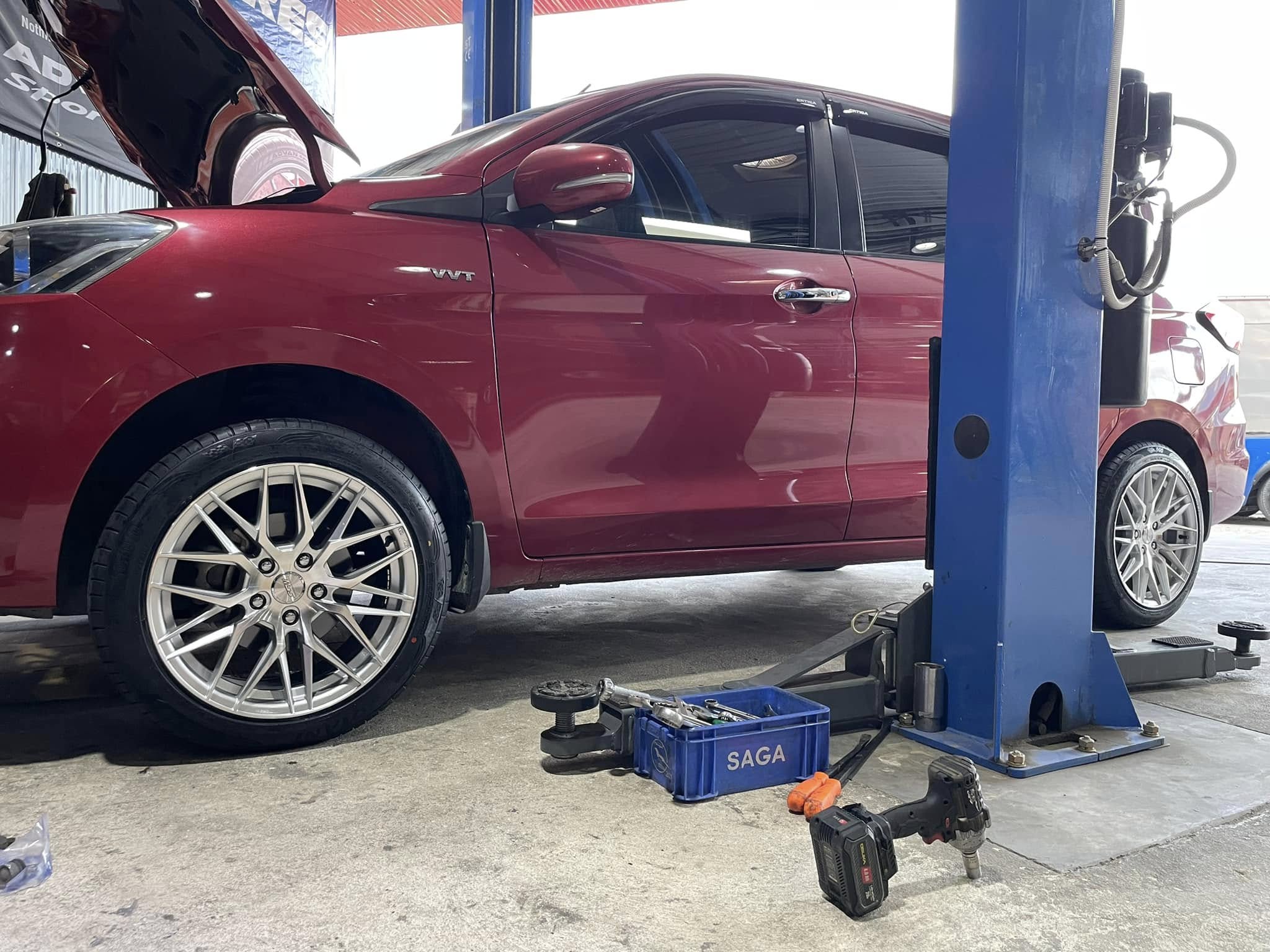 🚘 #SUZUKI_RETIGA🛞เปลี่ยนยาง #OTANI #KC2000 205/50R17 #ล้อSSW348 17X8 ET38 5X114.3 สีซิลเวอร์